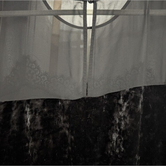 Lane Bryant Black Velvet Tank Top 22/24 Sheer Mesh Neckline Lace Trim Plus Size - Picture 4 of 5